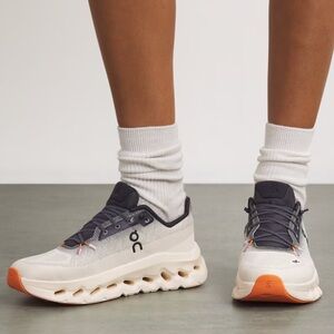 On Running Cloudtilt Sneakers In Iron/Dew Color Women size 10 everyday walk NIB